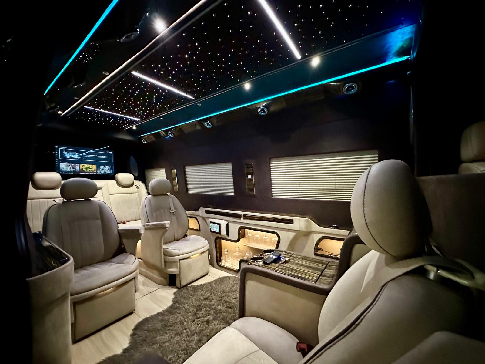 4 to 8 Ultra Luxury V.I.P - 2