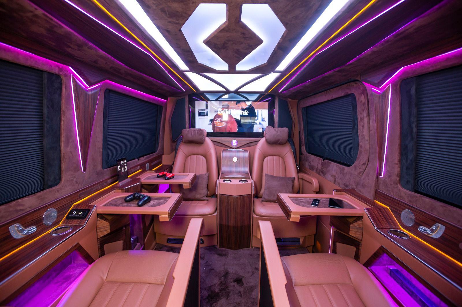 4 to 8 Ultra Luxury V.I.P - 2